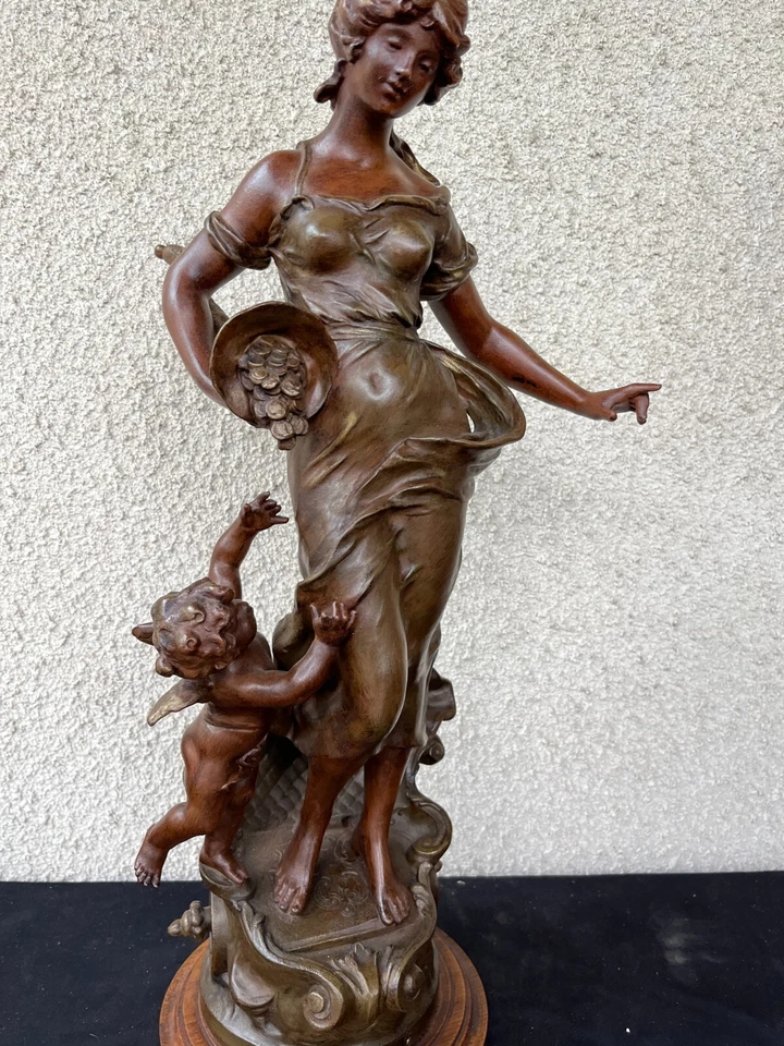 Sculpture "Char de l'Abondance" Auguste Moreau – Femme et Putto en régule - Photo 3/4