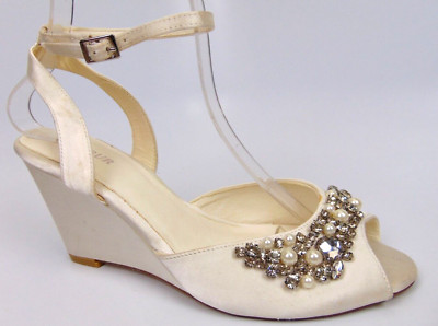 MENBUR  Satin Ankle Strap Wedding/ Bridal Wedges Sandals US Size 6.0 M, Ivory