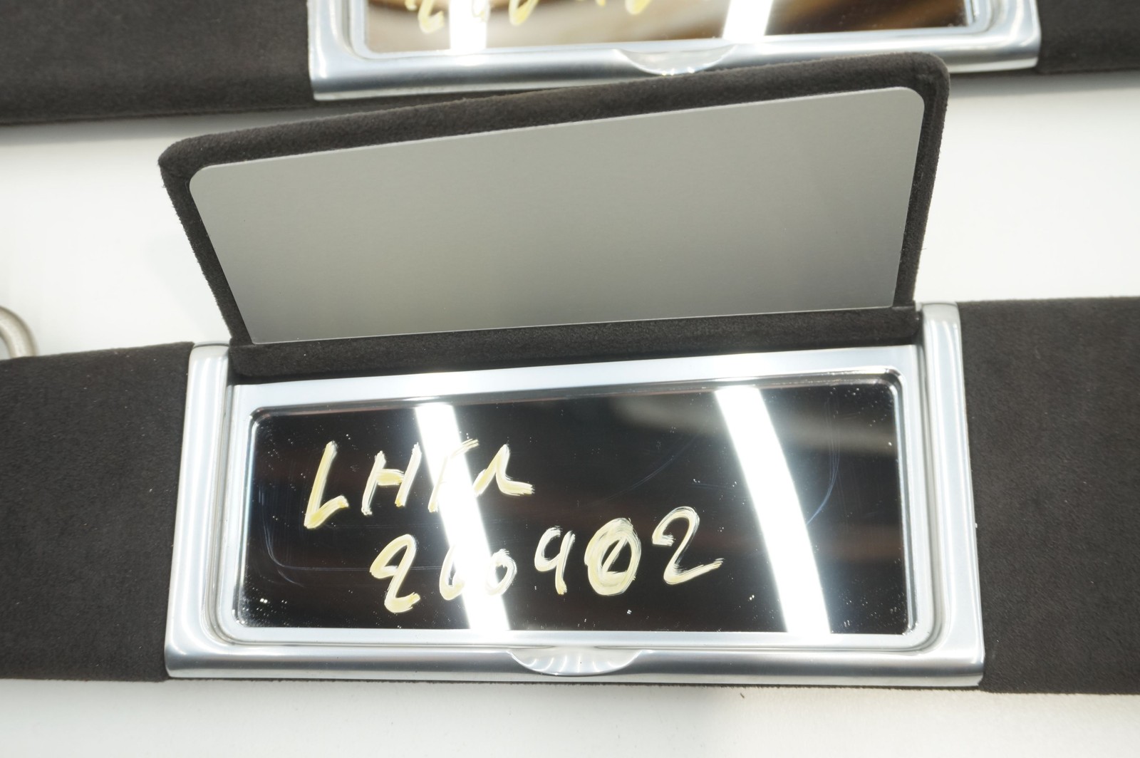 Aston Martin Vanquish 2013-2018 Right Sun visors Set Chrome P/N AG4369321ACW