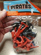  - 2015 Toysmith 12 Piece Pirate Playset PVC Vinyl Figures New