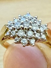 18ct Gold Diamond Cluster Ring Approx. 25 Diamonds UK Size K 4.131g