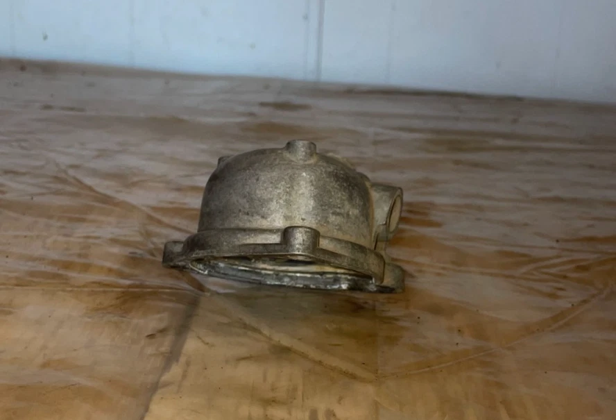 1977–1985 Mercedes-Benz Diesel 3.0L 300D OEM Thermostat Housing - Image 3 of 4