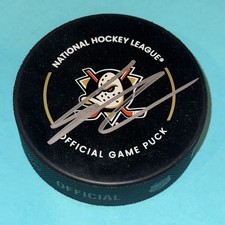 LEO CARLSSON Signed Anaheim DUCKS Official GAME Puck Beckett (BAS)
