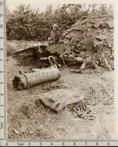 WW1 Indian Soldier & Destroyed Royal Artillery Howitzer - Original 1915 Photo