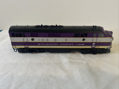 HO Scale Intermountain DCC Ready Atlantic Coastline F Unit TESTED - Picture 2 of 8