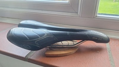 Specialized Alias 130 Carbon Body Geometry Sattel schwarz.