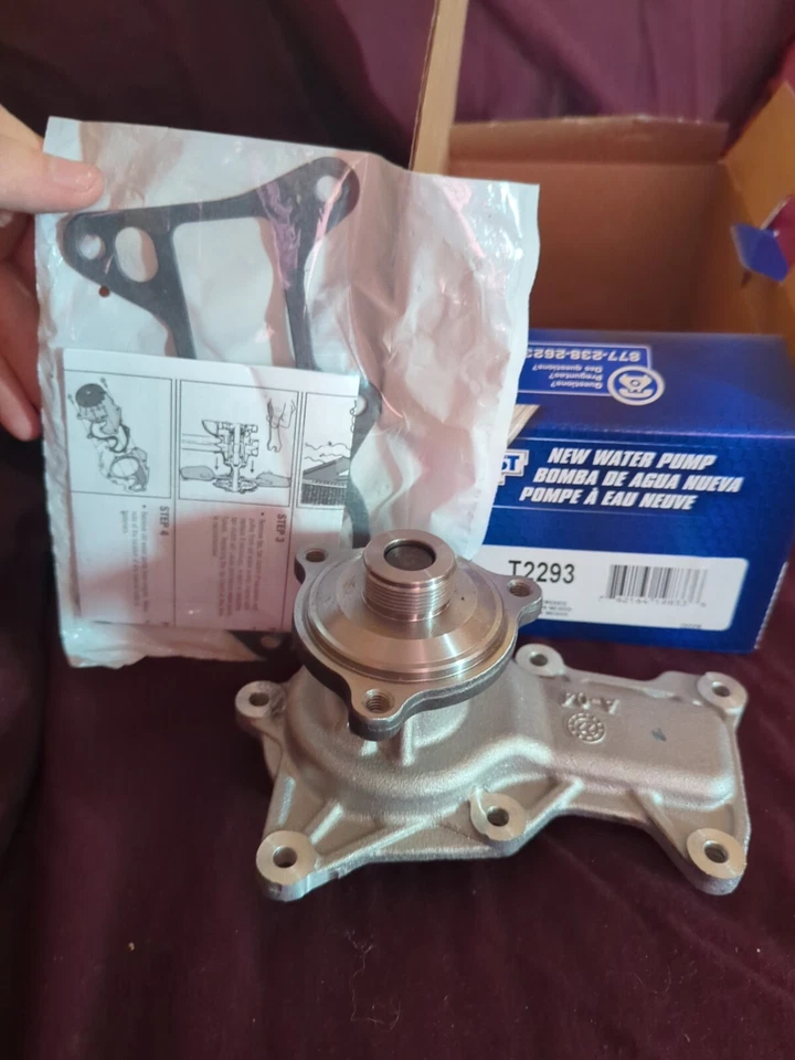 Bomba de agua motor premium CarQuest T2293 nueva. Jeep Wrangler 2007-2011 Foto 2 de 4