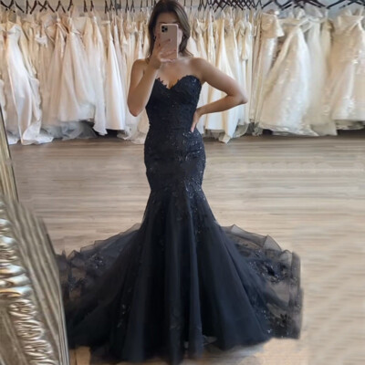 Mermaid Wedding Dresses Black Gothic Lace Applique V-Neck