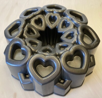 Wilton  Sweet Love  Heart Bundt 3D Ultra Bake 9'' Pan w/LINER Heavy Duty WEDDING