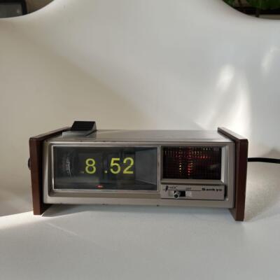 Sankyo / ZAX LT-173 Vintage Flip Clock Alarm 50 60hz Retro Rare
