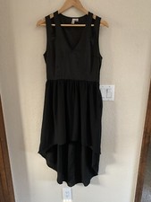 Forever 21 Exclusive Black Lightweight Dress Size M