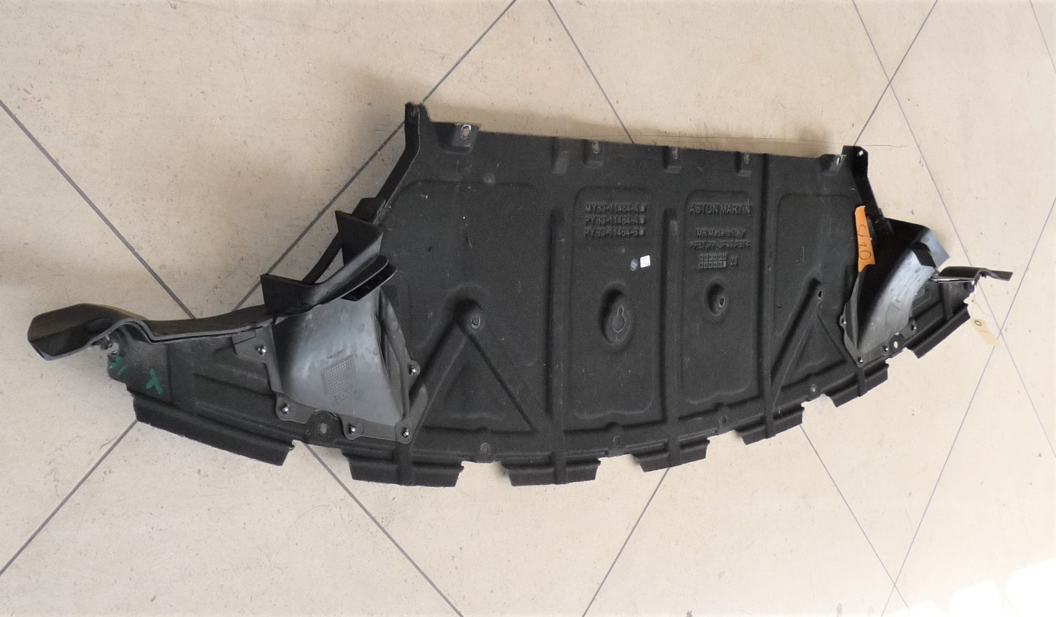 Aston Martin DBX Straight-Six 2021-2025 Front Lower Front bumper