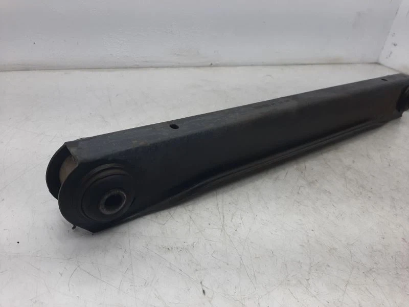 Brazo de control inferior trasero 00-10 CHEVROLET SUBURBAN 1500 15286145 Foto 2 de 4