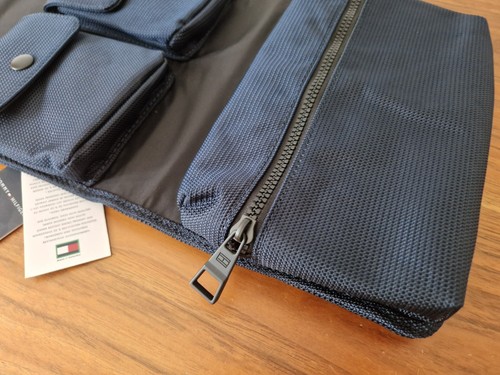 Tommy Hilfiger Folding And Hanging Wash Travel Bag *New* - Picture 3 of 9