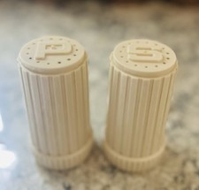 VINTAGE MID CENTURY MODERN CREAM LARGE SALT  PEPPER SHAKERS