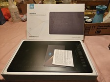 Huion Inspiroy H1161 Graphics Drawing Tablet, touch strip and battery-free pen