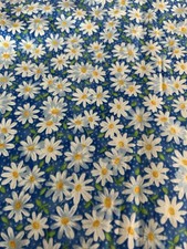 Blue Daisy Fabric Traditions White Flowers Quilt Cotton 1 Y F69