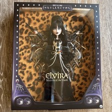 Mattel Monster High Skullector Elvira, bambola Mistress of the Dark NUOVO SIGILLATO