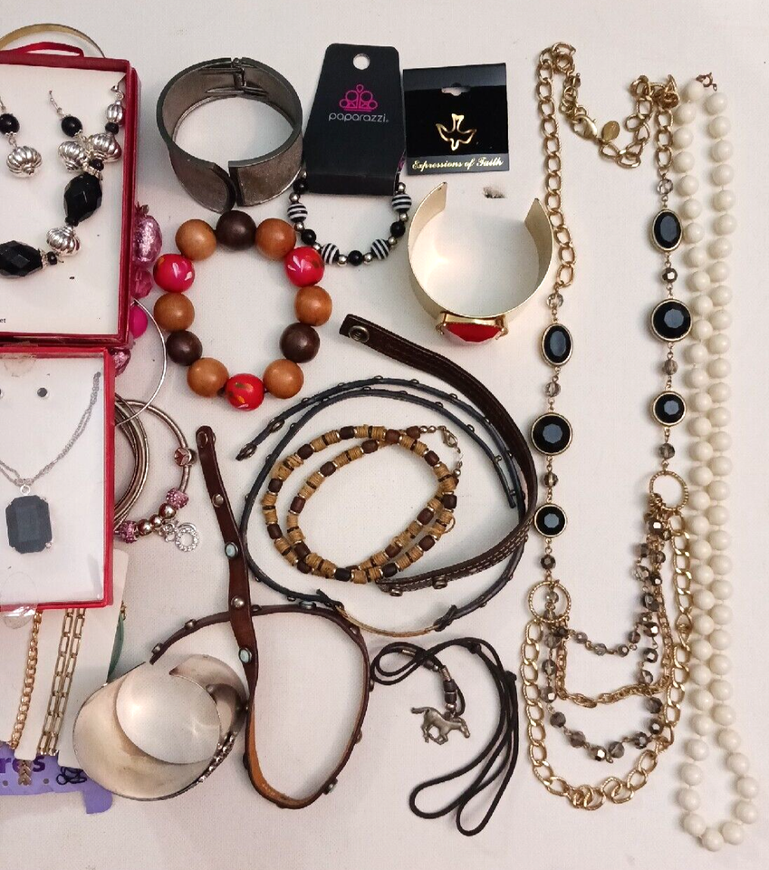 Jewelry lot. Necklaces, bracelets, earrings. Large lot for resale. 3lb ...