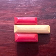 VINTAGE 1930S RED & YELLOW BAKELITE FUR CLIP DRESS CLIP - 1 9/16” X 1 1/8”
