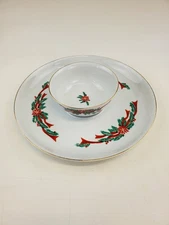 Pointsettia and Ribbons Chip/Veg/Cracker/Dip Snack Tray