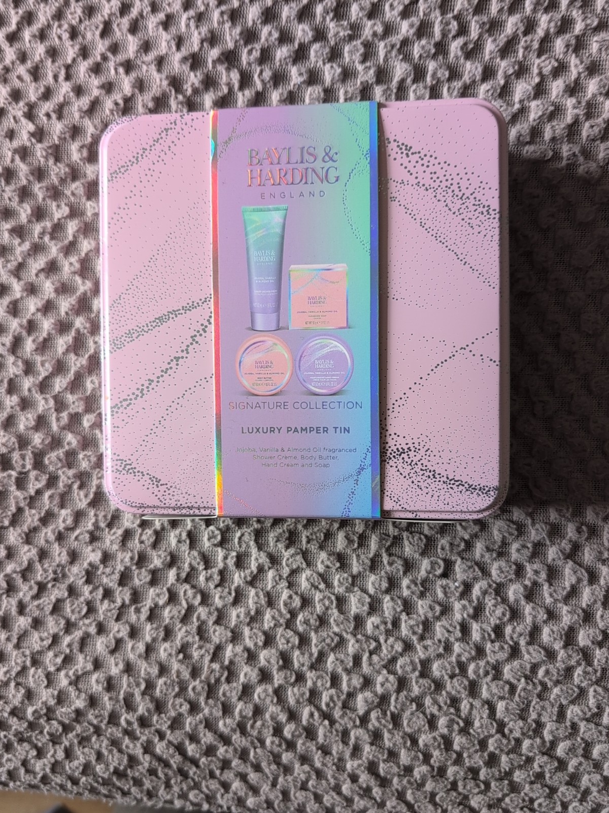 Baylis  Harding Jojoba Vanilla  Almond Oil Luxury Pamper Tin Gift Set  Vegan