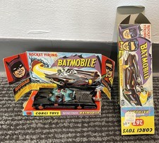 Vintage Original 1966 Corgi Toys Rocket Firing Batmobile 267 w/ Figs. Nice Box
