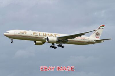 FOTO FLUGZEUG BOEING 777-3FXER ''A6-ETK'' ETIHAD GESEHEN AUF FLUG ETD019