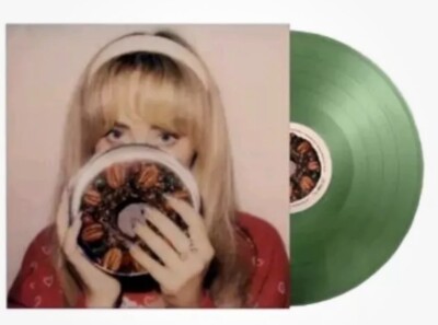 SABRINA CARPENTER - FRUITCAKE (2024) NEUES GRÜNES VINYL WEIHNACHTEN MINI ALBUM.