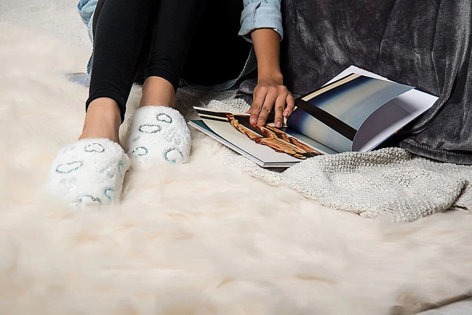 Women Fashion Plush Cozy Soft Warm Slippers Heart Pattern Indoor Bedroom Shoes - Image 3 of 4