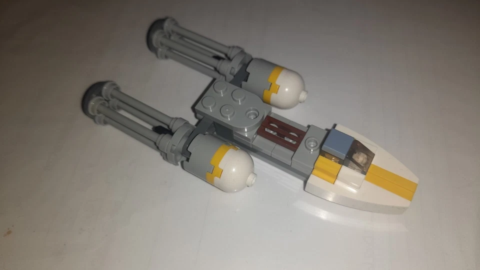 LEGO Star Wars 911730 Y-Wing, foto 2 di 3
