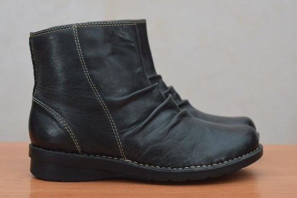 Women Clarks Boots Black Leather 37.5 #7BUJ