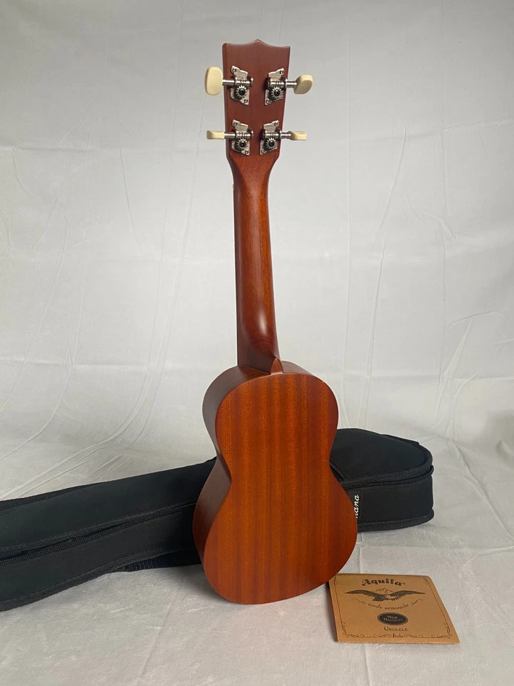 Ukelele soprano Ohana SK-10, caoba, con bolsa de concierto, ¡COMO NUEVO! Foto 2 de 4