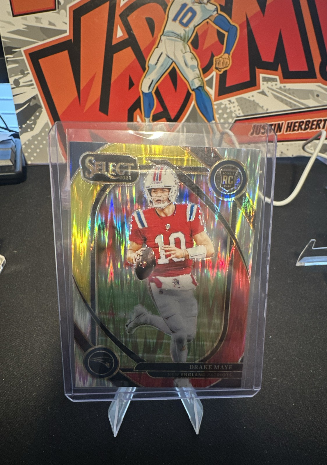 2024 Panini Select - Club Level Drake Maye #218 Red & Yellow Shock Prizm (RC)