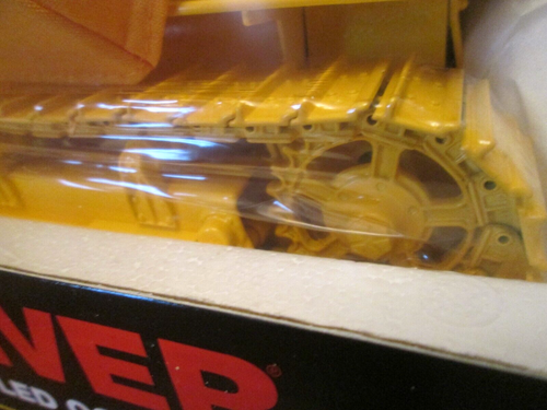 SpecCast 1/16 Oliver OC-12 Diesel Crawler Dozer w/Umbrella - Highly Detailed NIB - Picture 6 of 14