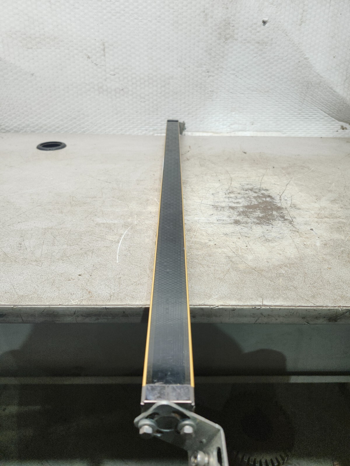 USED OMRON SAFETY LIGHT CURTIAN EMMITTER F3SN-A0742P25-D