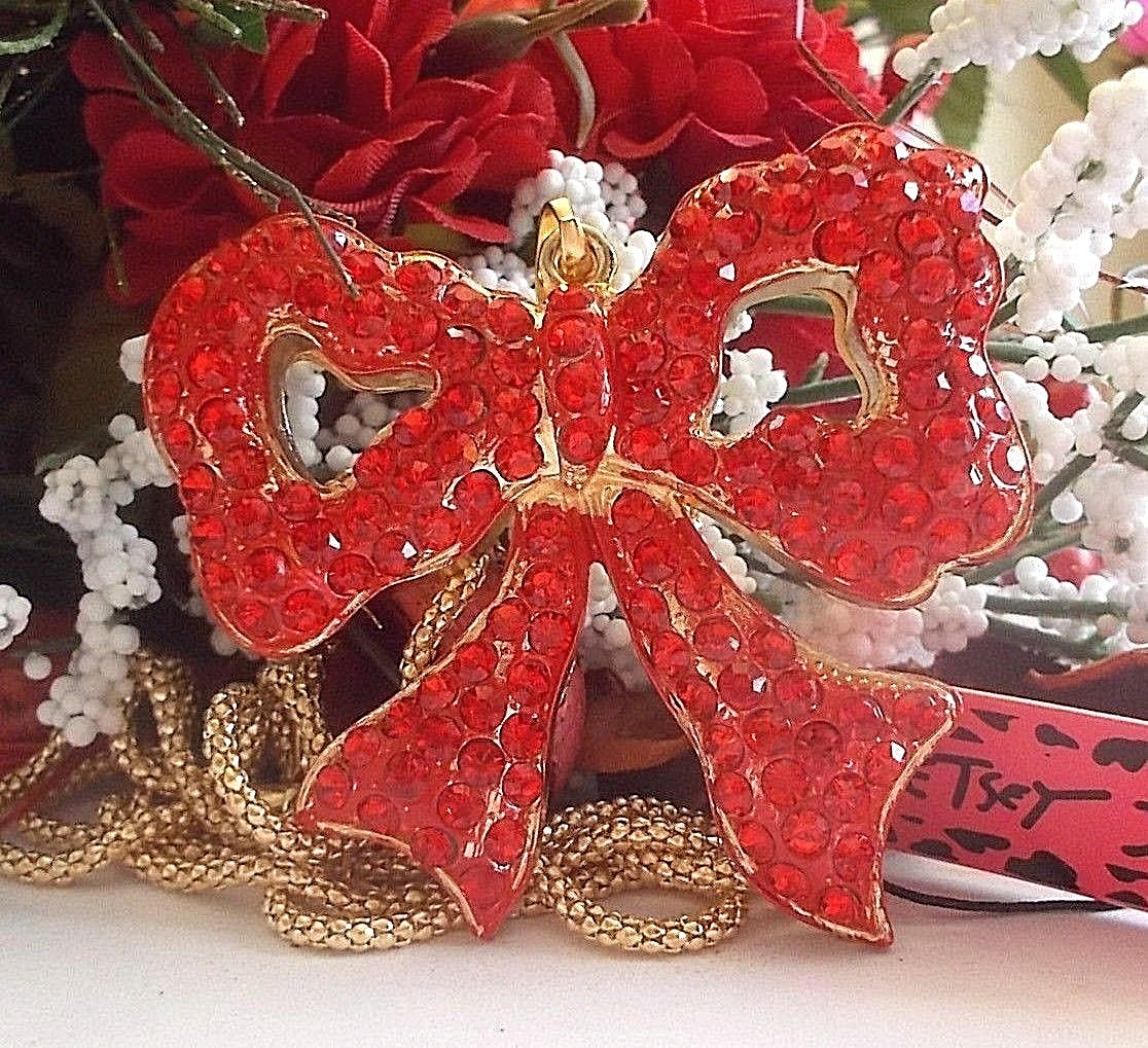 Broche Fleur Betsey Johnson - Cristal Et émail, Couleur Rouge, Modèle BJ10685 (neuf Avec étiquettes)