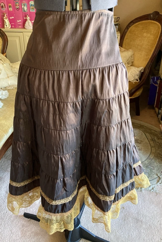 Disfraz Steampunk Victoriano-Look Upcycle Marrón Tafetán Capa Falda 10 por Drama Foto 3 de 4