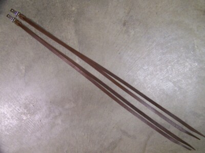 One Pair Leather Saddle Strings With Clip & Dee-Ring Hardware 1/2 In. Wide Brown