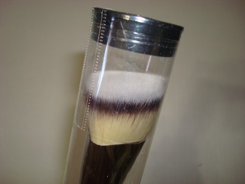 New NIP IT Cosmetics Heavenly Luxe Dual-Ended Buff & Blend Brush Soft - Picture 5 of 6