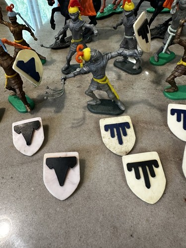 Vintage Cherilea Britains Swoppets Marx Horses Knights Shields Swords 1964 60MM - Picture 3 of 24