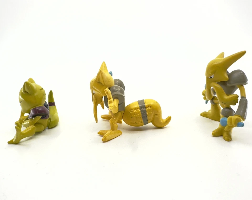 Abra Kadabra Alakazam Figuras Pokémon Original Nintendo CGTSJ TOMY Moncolle 🧠🔮 Foto 3 de 4