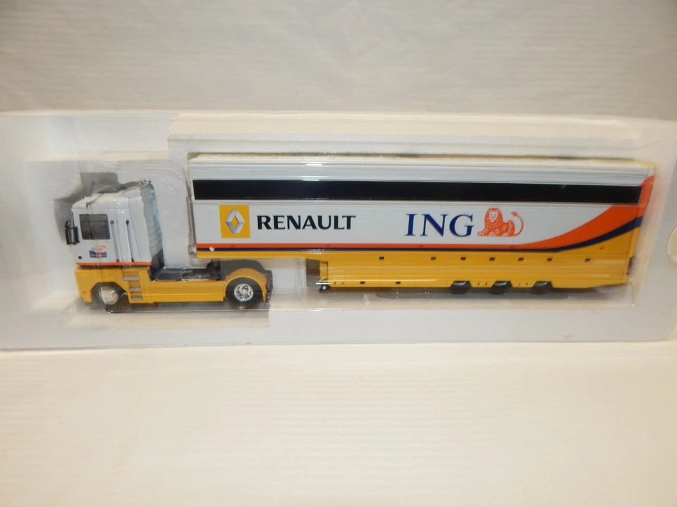 UNIVERSAL HOBBIES RENAULT MAGNUM & TRAILER RENAULT F1 TEAM 5652U NIB 1:50 SCARCE - Image 3 of 4