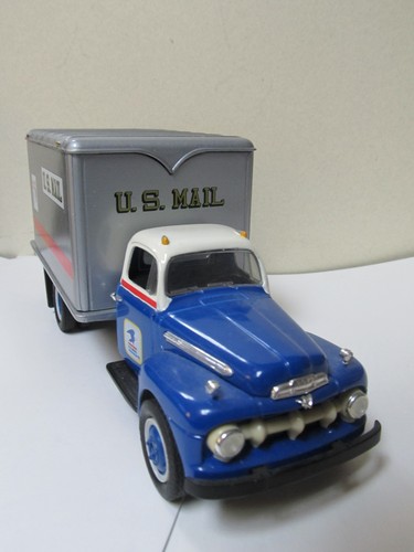 First Gear 51 1951 Ford F-6 Dry Goods Van U.S. Mail Postal USPS 19-1001 1:34 - Bild 4 von 5