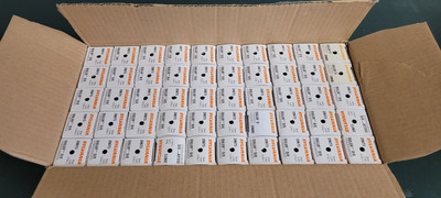 NEW Sylvania Dulux D/E Compact fluorescent lamps 50/units box