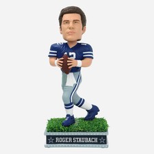 Top Roger Staubach Football Cards for All Budgets 17