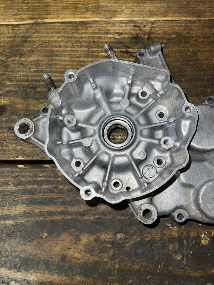 Carcasa de manivela lateral izquierda Suzuki RM85 2006 Foto 2 de 4