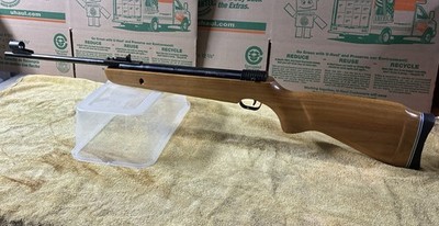 Vintage Crosman Mendoza Air Rifle Model RM 377 .177 Cal (4.5mml