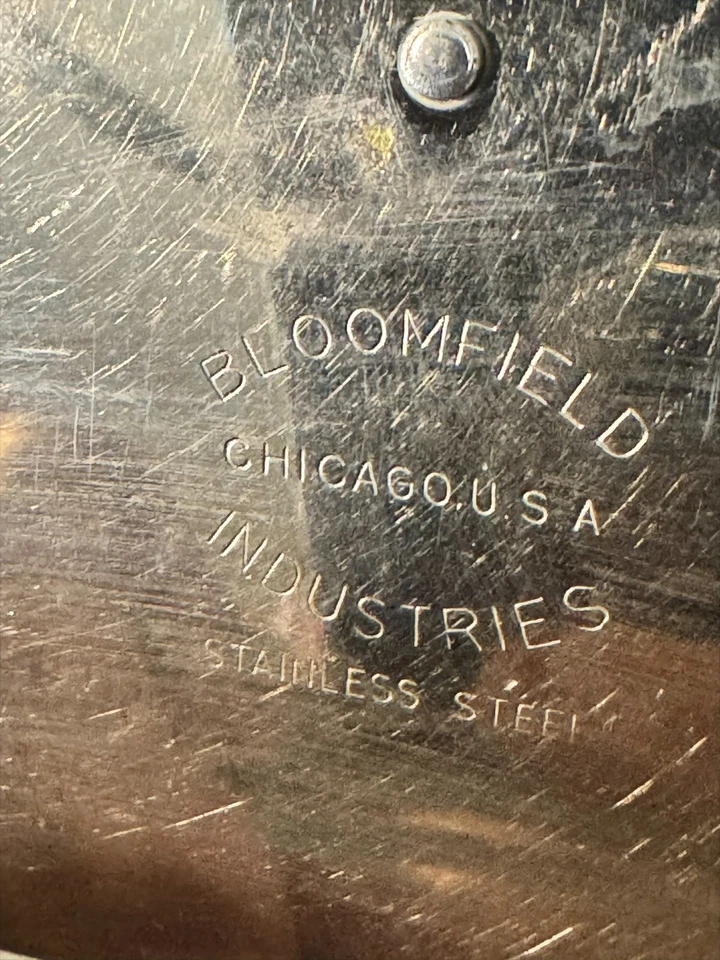 Cuenco de vidrio Bloomfield Industries con tapa con bisagras de acero inoxidable 5" hecho en EE. UU. Foto 4 de 4