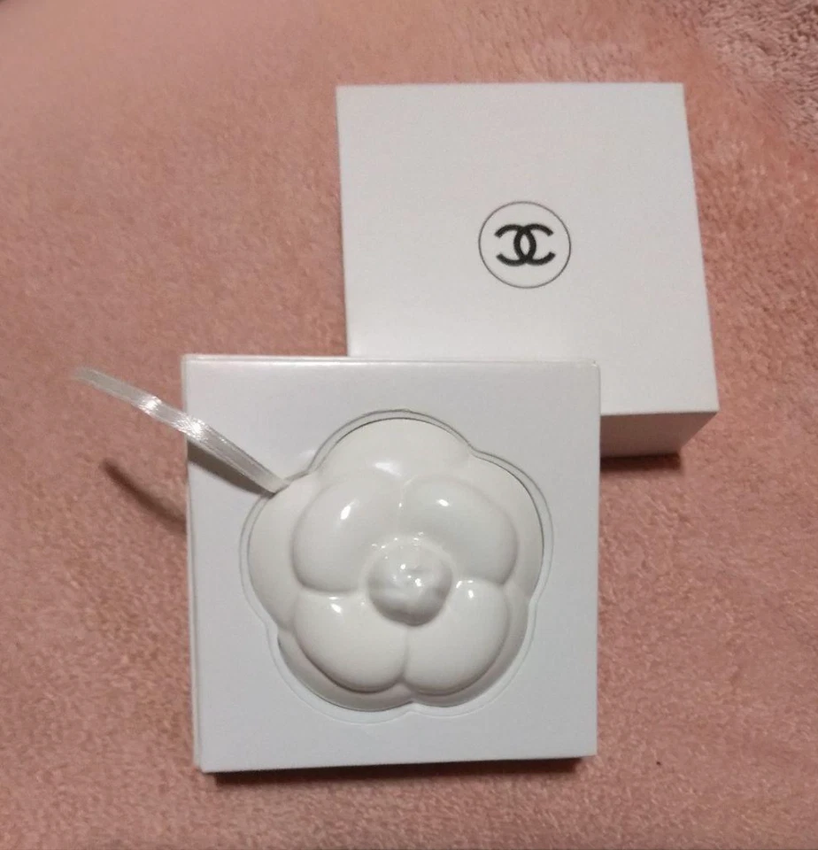 Chanel Camellia Japonica Aroma Stein Briefbeschwerer 6cm & Armband 2,5cm Neuheit - Bild 2 von 4